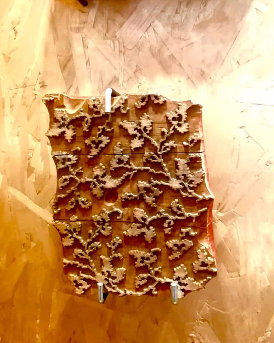 Фрагмент золотой ниши (печать). Ускользающий паттерн, 2022. Катя-Анна Тагути